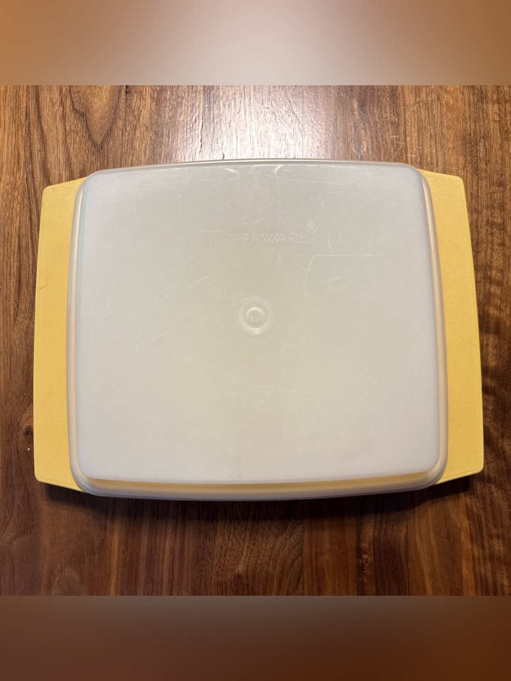 Vintage Tupperware Deviled Egg Keeper Carrier in Harvest Gold  723-2 USA
